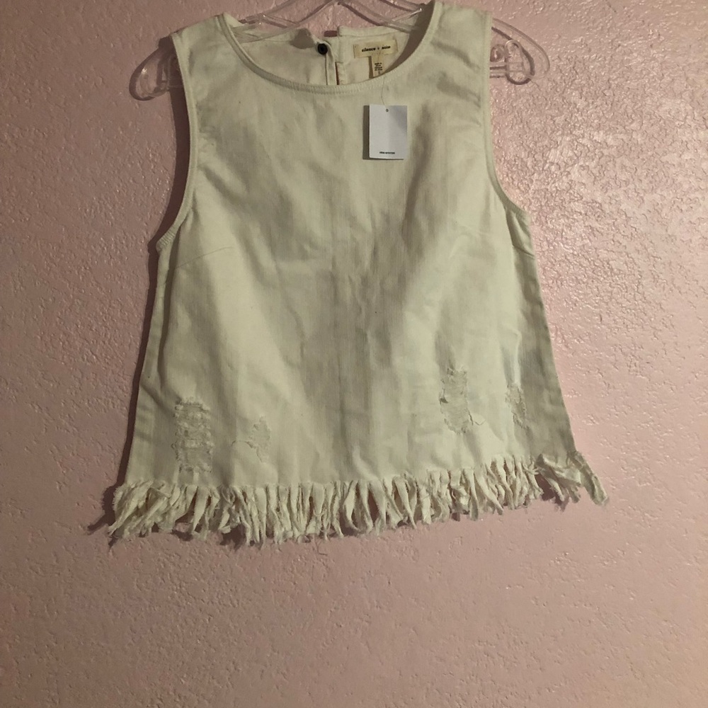 Distressed Cute little summer top! Size S